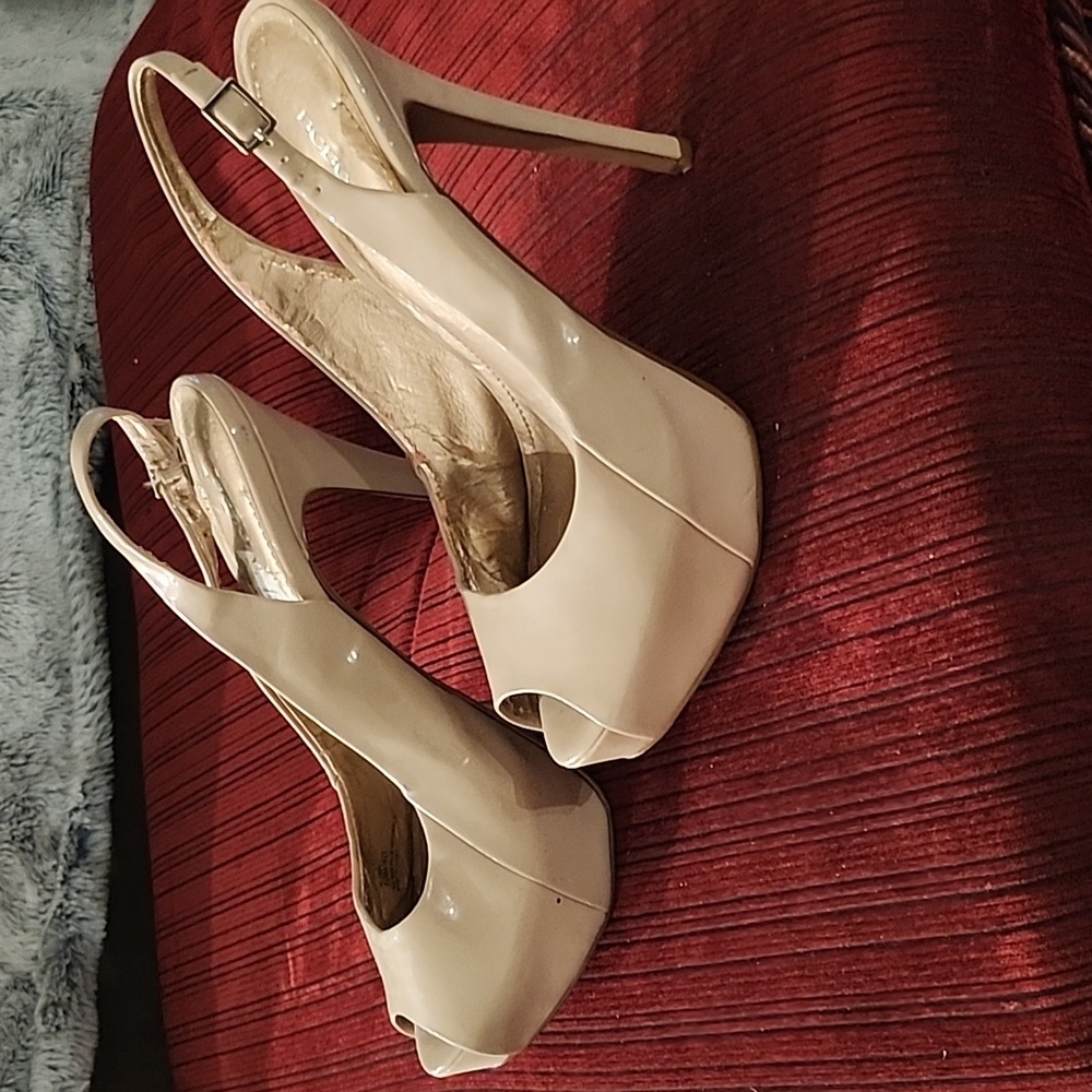 Shoes - Picture 2 of 5